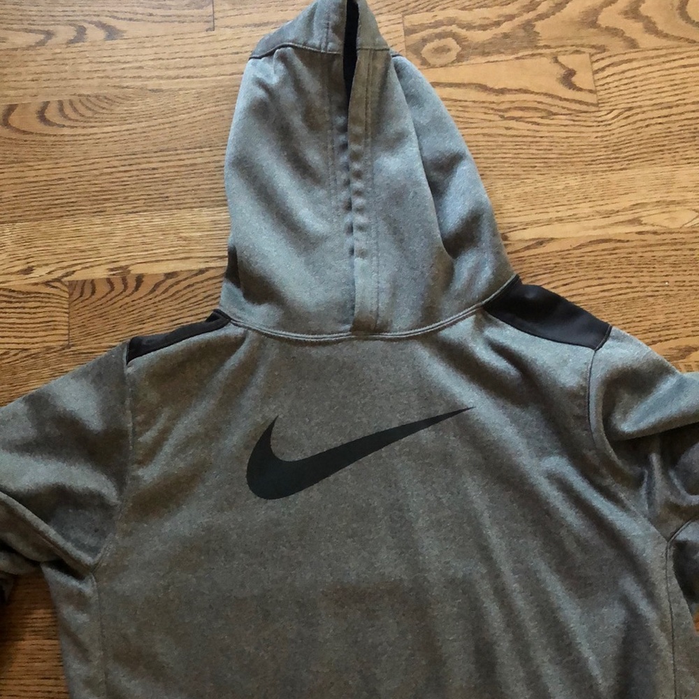 Gray Nike Sweatshirt
